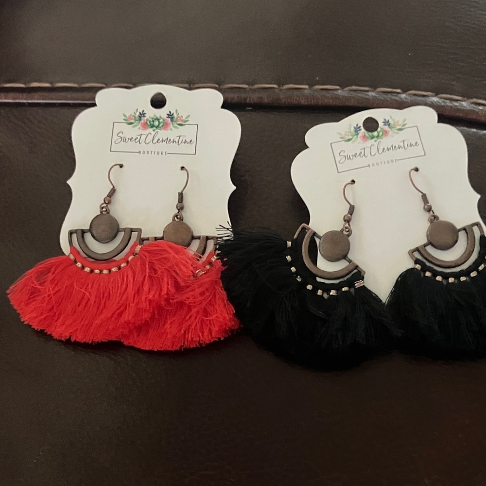 Sweet Clementine Fan Tassel Earrings - Red and Black